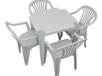 Mesas e Cadeiras de Plasticos